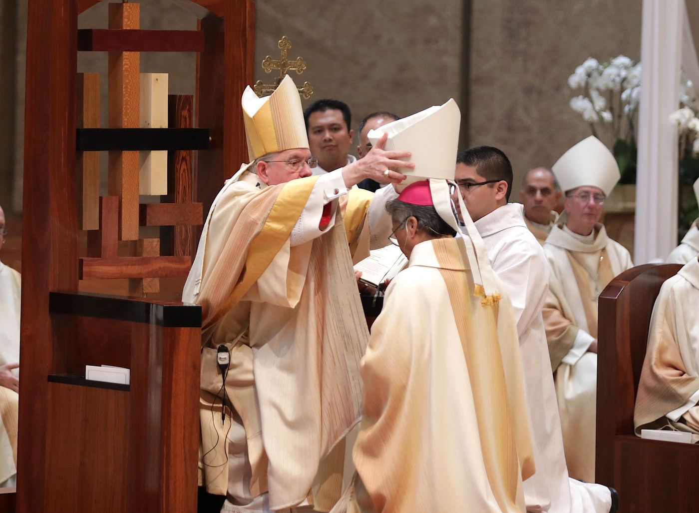 Alex Aclan ordained LA’s newest auxiliary bishop