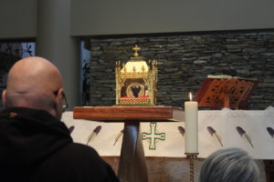 In a weeklong stop in LA, a first-class relic of Saint John Vianney gave Catholics a special opportunity to pray for the Church and her ministers. The Los Angeles visit was part of a six-month tour by the “Heart of a Priest” throughout the U.S. sponsored by the Knights of Columbus. SUBMITTED PHOTO