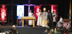 Archbishop José H. Gomez kicked off Catholic Schools Week Jan. 28 by celebrating the annual Family Mass at St. Pius X-St. Matthias Academy in Downey and blessed a new altar made by a parent for school liturgies.  VICTOR ALEMÁN/ANGELUS NEWS