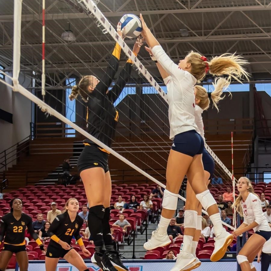 LMU Volleyball Women Continue Tournament Play In Nebraska   2uwbm0lod0 Ang LMU WVB 9 08 1 900x900 