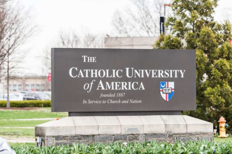 Catholic University students vote to block porn | Angelus News