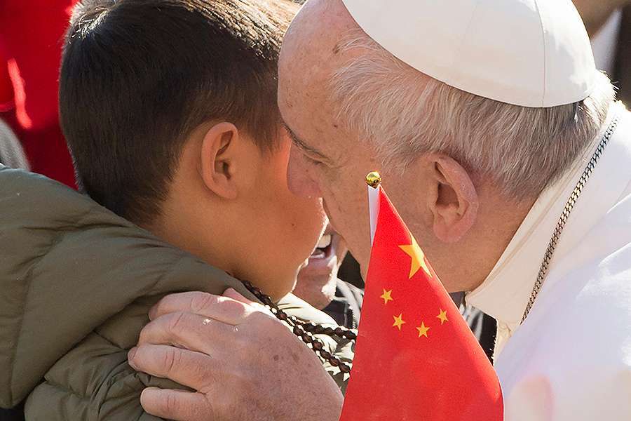 What Pope Francis did when guards tried to stop these Chinese pilgrims