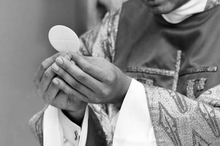 Survey on Catholic belief in the Eucharist prompts calls for better ...