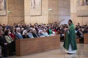 Father David Gallardo, pastor of Cathedral of Our Lady of the Angels, delivers the homily at the World Marriage Day Mass in English. (Victor Alemán)