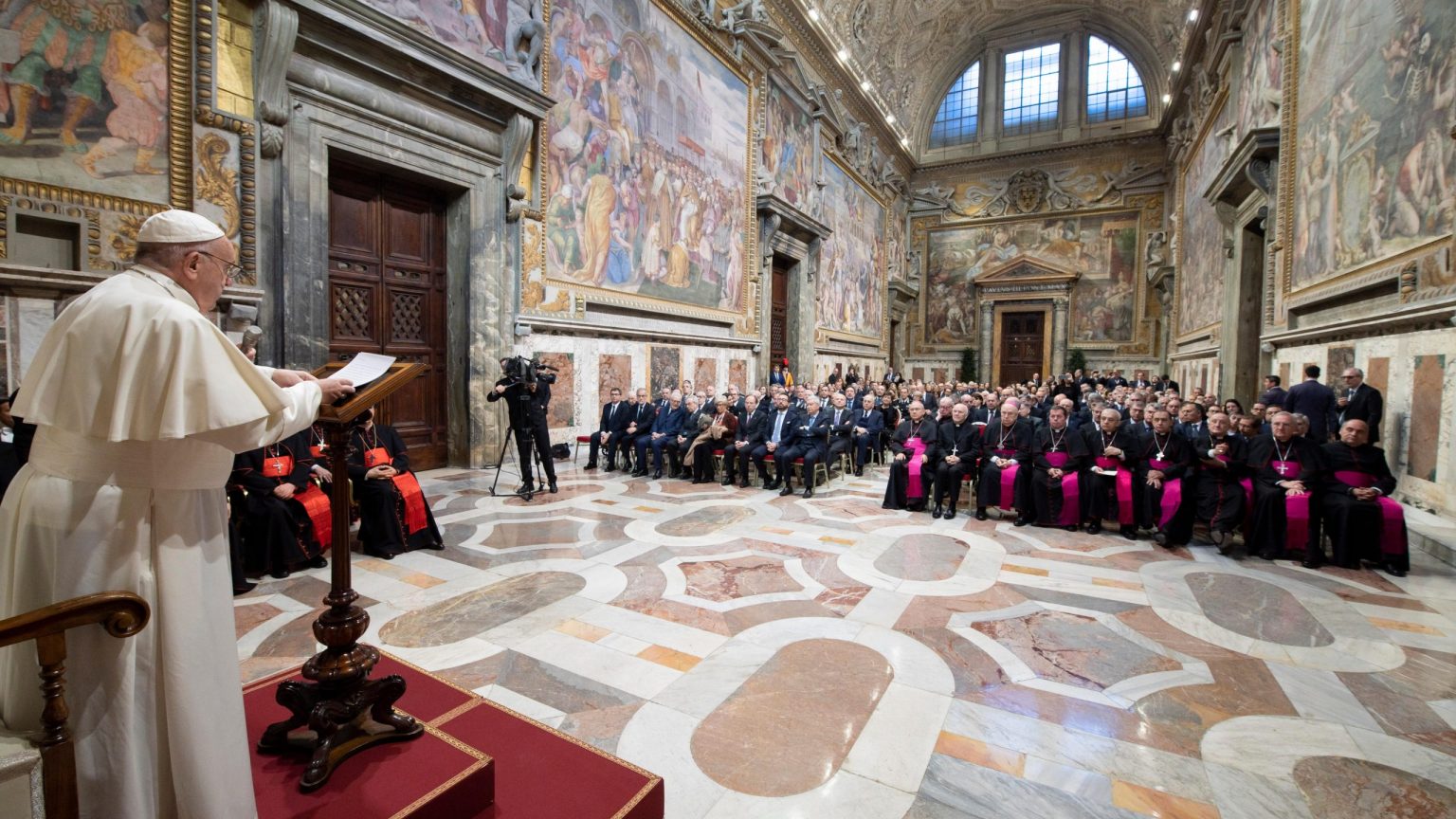 pictures inside the vatican        
        <figure class=