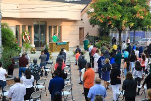 Fr. Ever Quintero, pastor of St. Columbkille and Nativity Churches in South LA, celebrates 8:00 a.m. Mass outdoors on Sunday, Sept. 13. (David Amador Rivera)