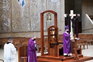 Archbishop Gomez celebrated Ash Wednesday Mass Feb. 17 at the Cathedral of Our Lady of the Angels. (Victor Alemán)