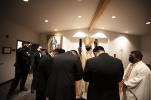 Archbishop Gomez offers the seminarians a blessing. (Victor Alemán)