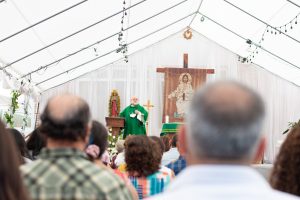 Deacon Ricardo Villacorta addresses parishioners at the celebration. (JohnMichael Filippone)