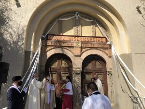 Christ the King pastor Fr. Juan Ochoa at the opening of the parish's Holy Doors Sept. 12, 2021. (Archdiocese of LA)