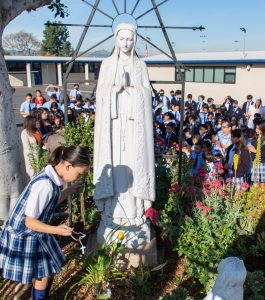 Students gathered at the outdoor Fátima to pray the consecration prayers and the rosary at St. Joseph School in La Puente. 