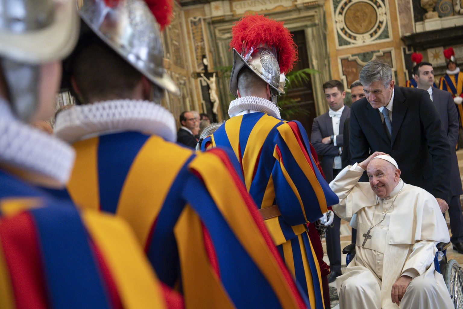 Pope Francis encourages new Swiss Guard recruits ‘to grow as Christians’