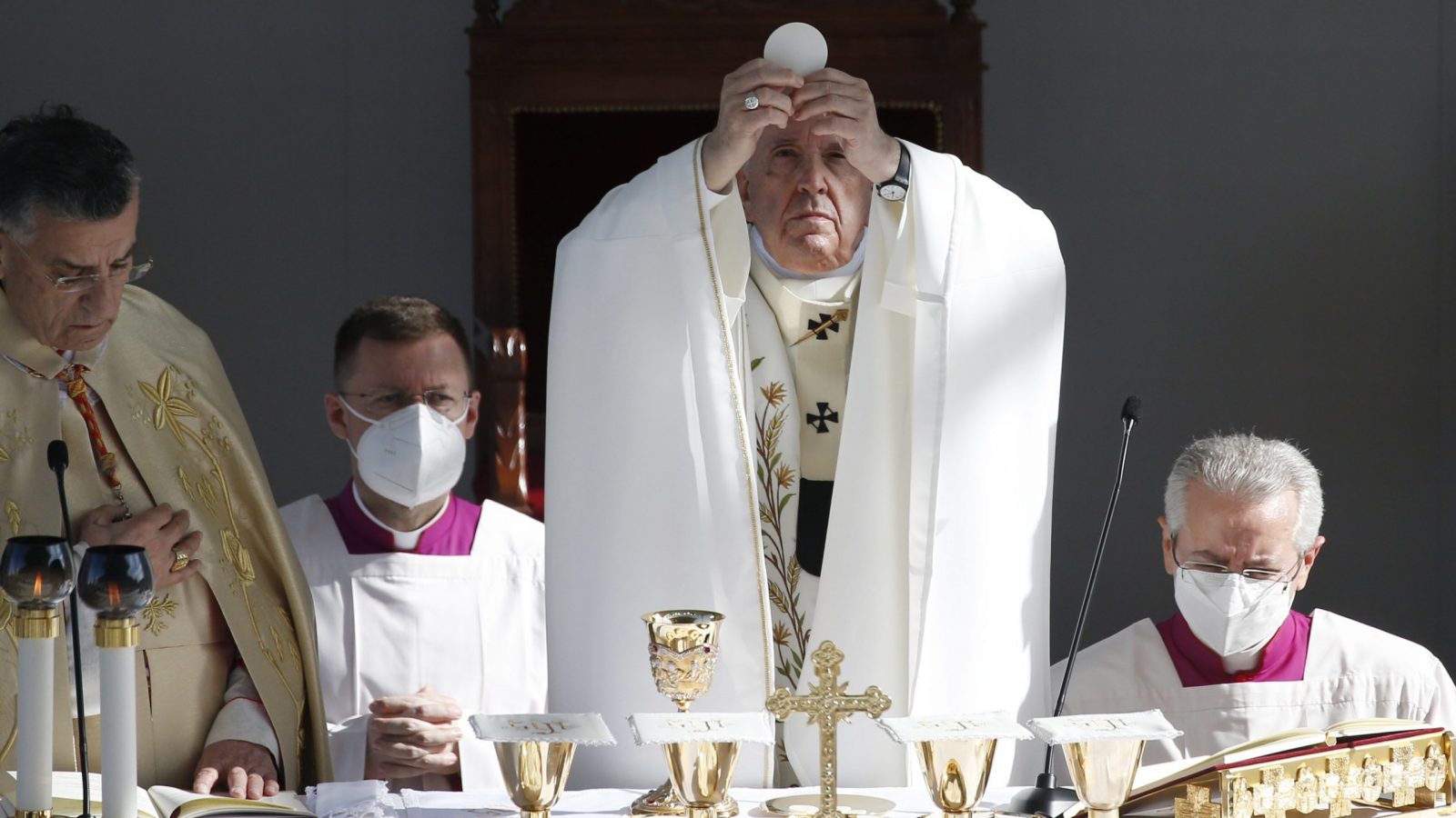 Pope Francis Calls On Catholics To Embrace Vatican II Liturgical ...