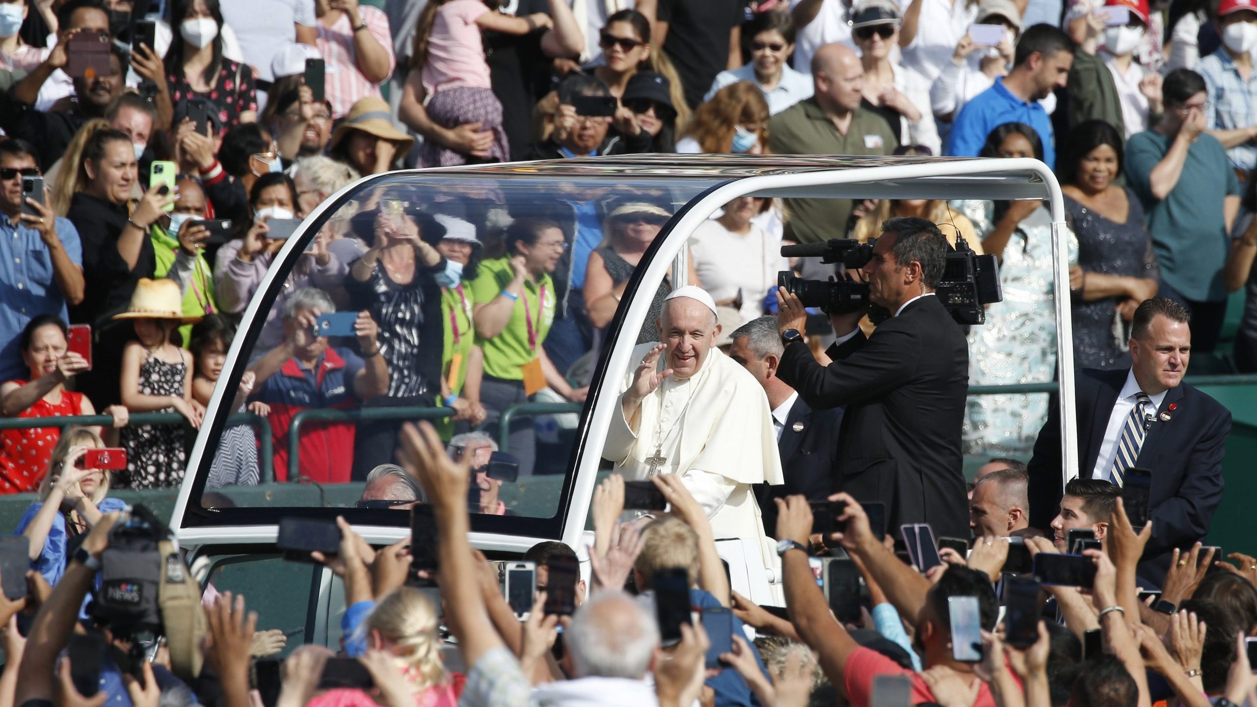 Honor elders, learn gentle way of faith sharing from them, pope says