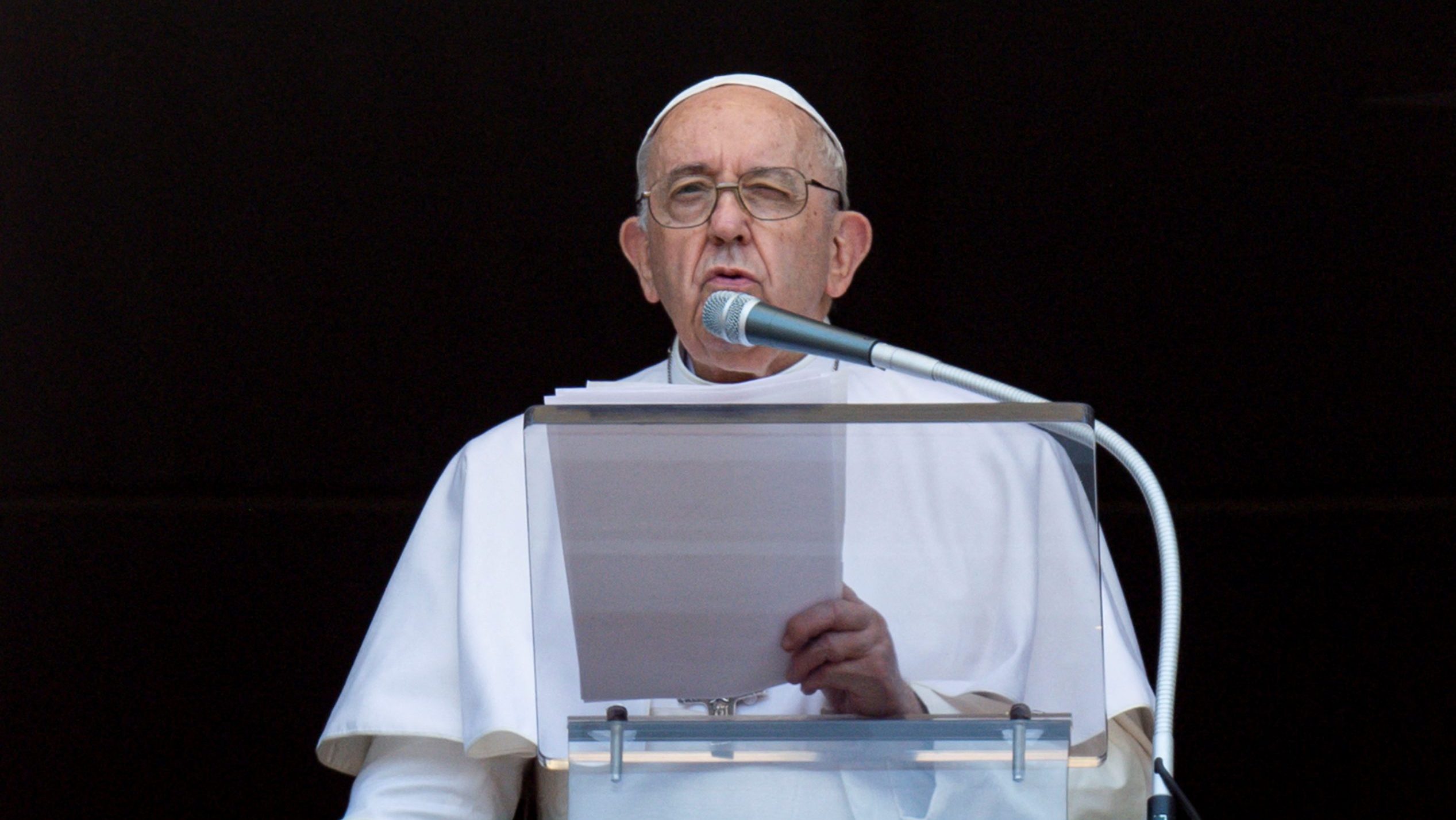 Be vigilant to God's presence in life, pope says