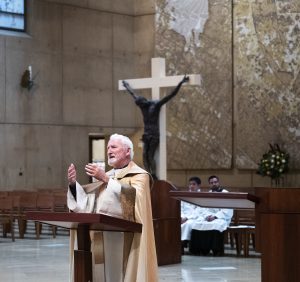 Bishop Dave O'Connell speaks at the Archdiocesan Eucharistic Congress Aug. 13, 2022. (Victor Alemán)