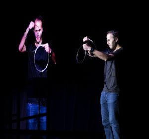 Texas-based Catholic magician Giancarlo Bernini dazzled students with a few mind-blowing illusions. (Victor Alemán)