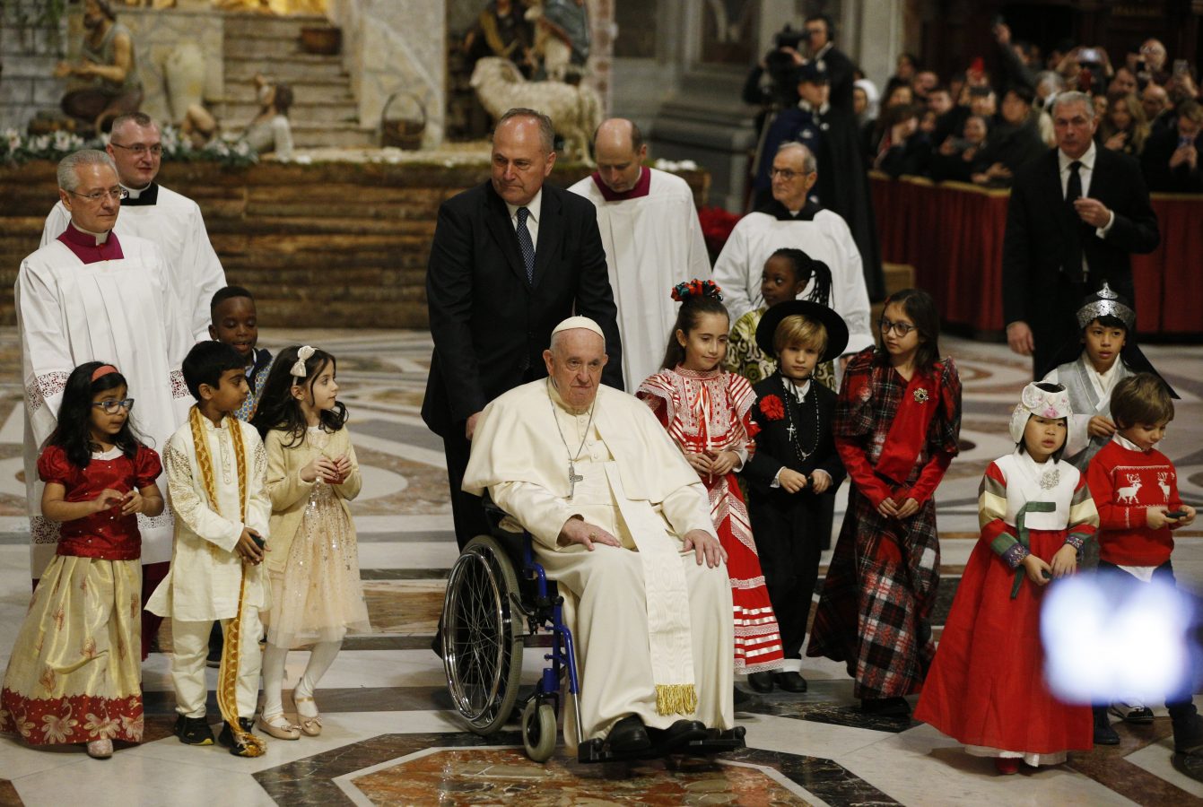 Look to the manger this Christmas, pope says at midnight Mass