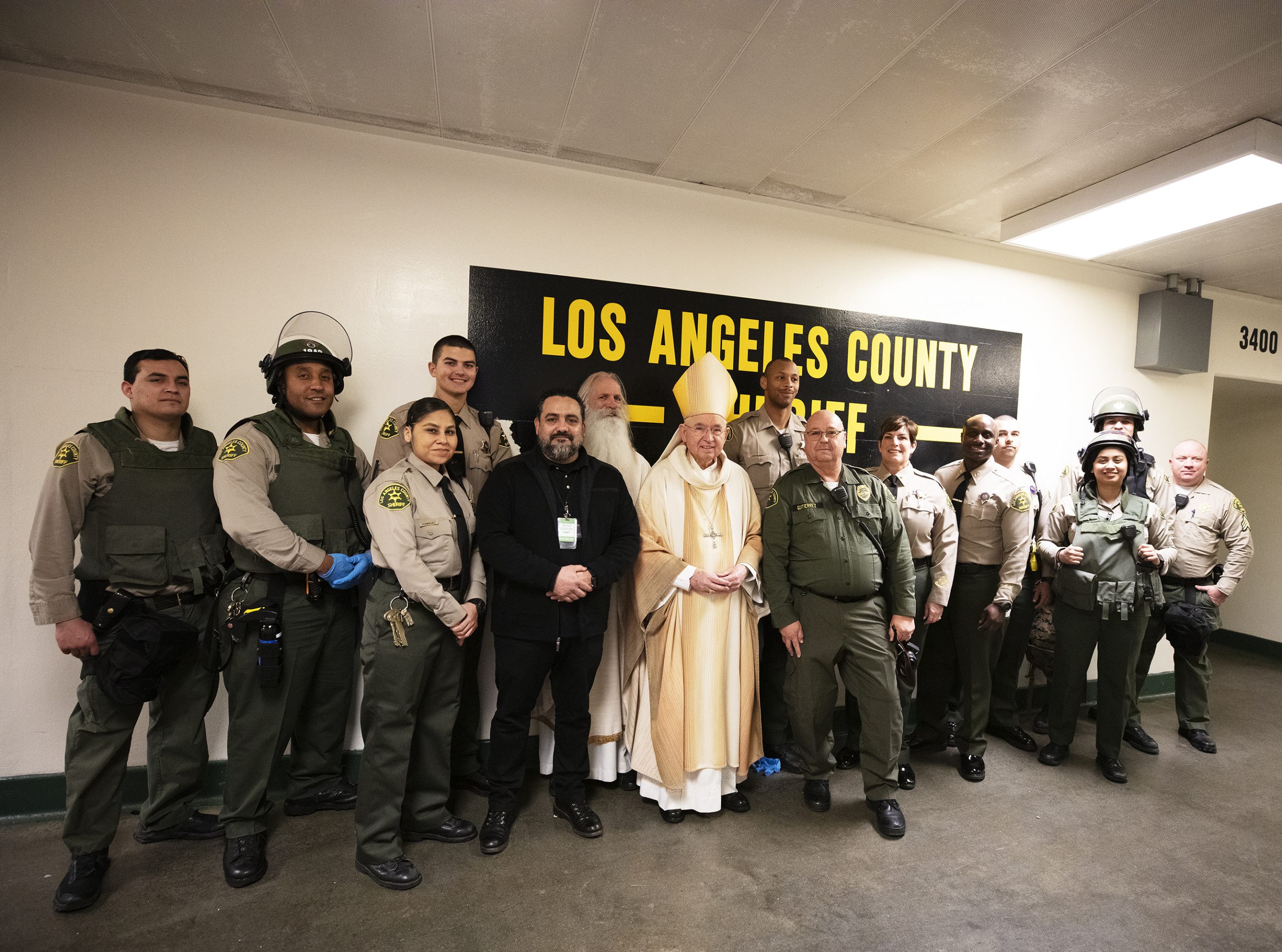 Christmas Mass returns to LA Men's Central Jail after COVID