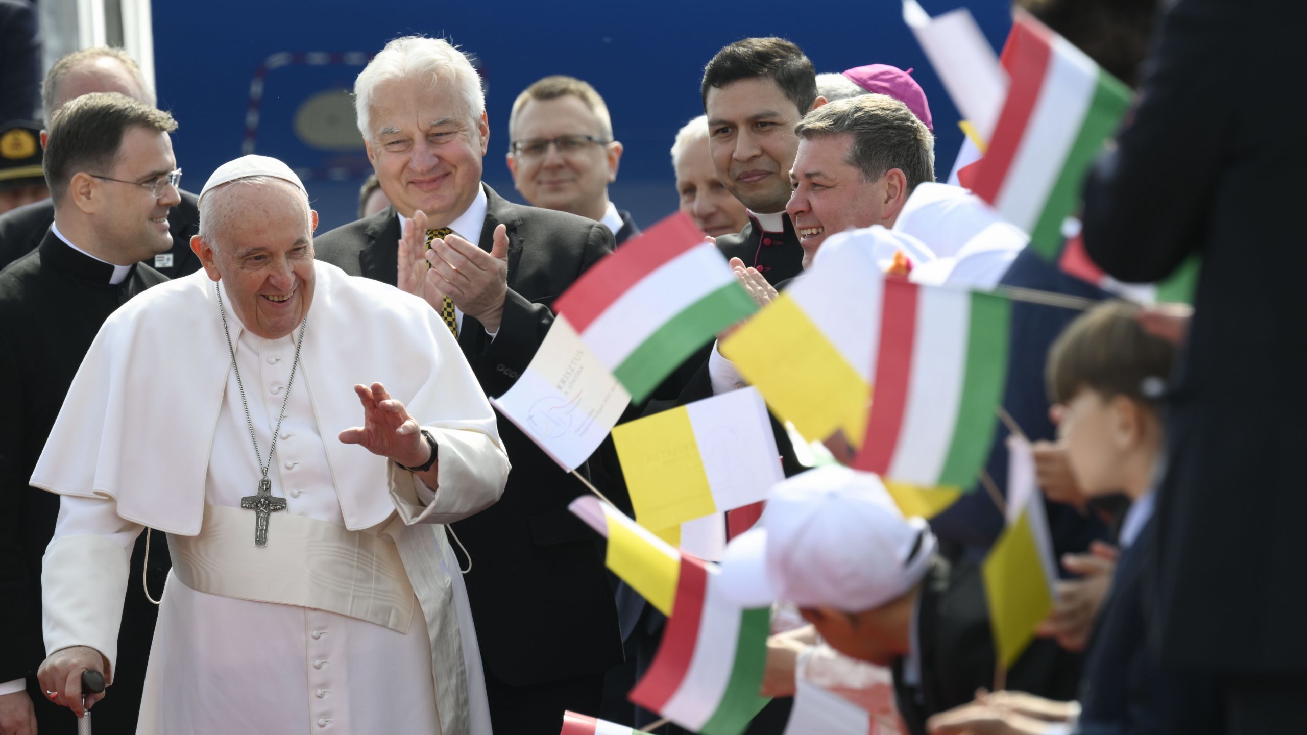Pope arrives in Hungary preaching cooperation and