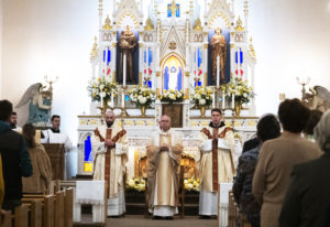 Archbishop José H. Gomez presides over a bilingual Mass in English and Croatian at St. Anthony Croatian Church on April 16. (Victor Alemán)