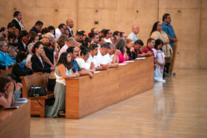 Parishioners pray during the annual Mass in Recognition of All Immigrants on Sunday, Sept. 17 at the Cathedral of Our Lady of the Angels. (John Rueda/ADLA)