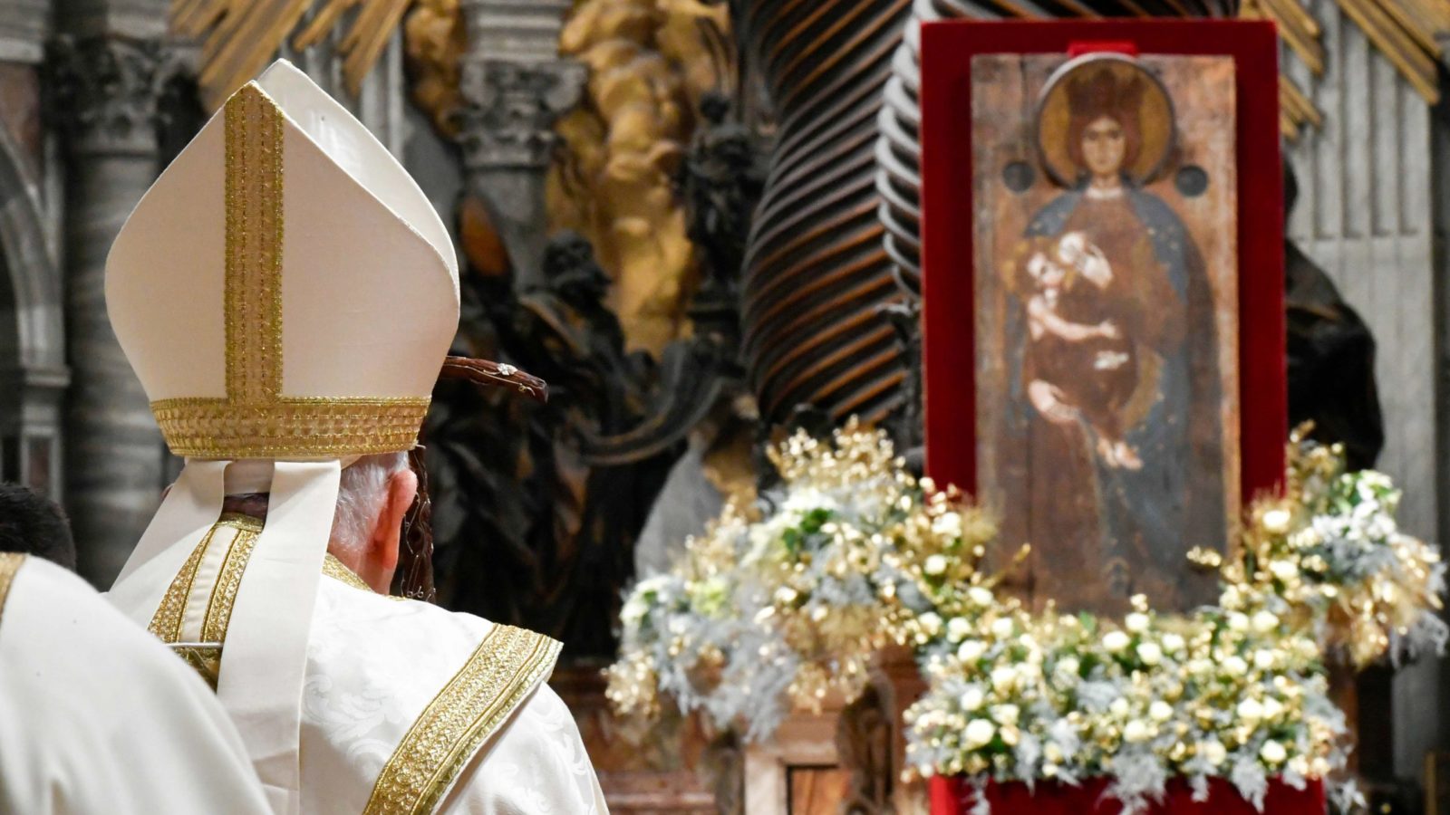 Bring Mary's gratitude and hope into the new year, pope says