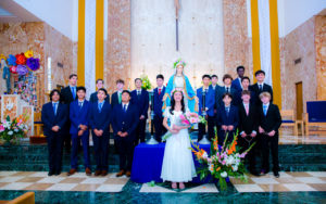 Eighth-grade students at Our Lady of Grace School in Encino hosted the May Crowning event on May 10. (Darwin Abad)