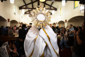 The Eucharistic Procession through downtown LA’s Skid Row began and ended at St. Francis Xavier Japanese Catholic Center in Los Angeles on Saturday, July 27. (Victor Alemán)