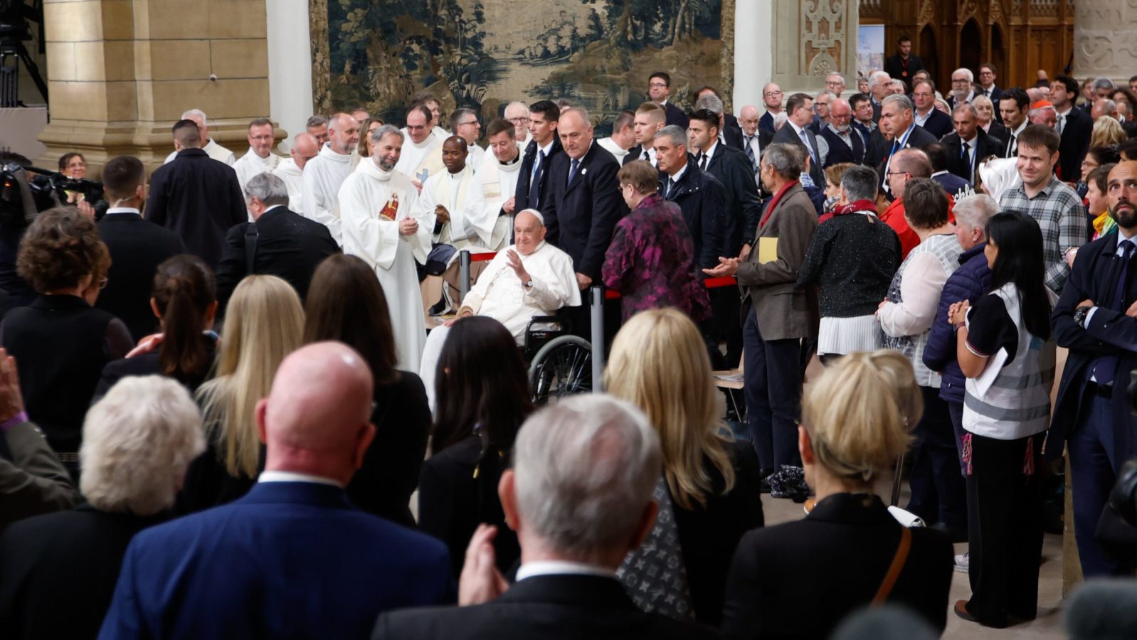 Pope to Luxembourg Catholics Be steadfast in hardship