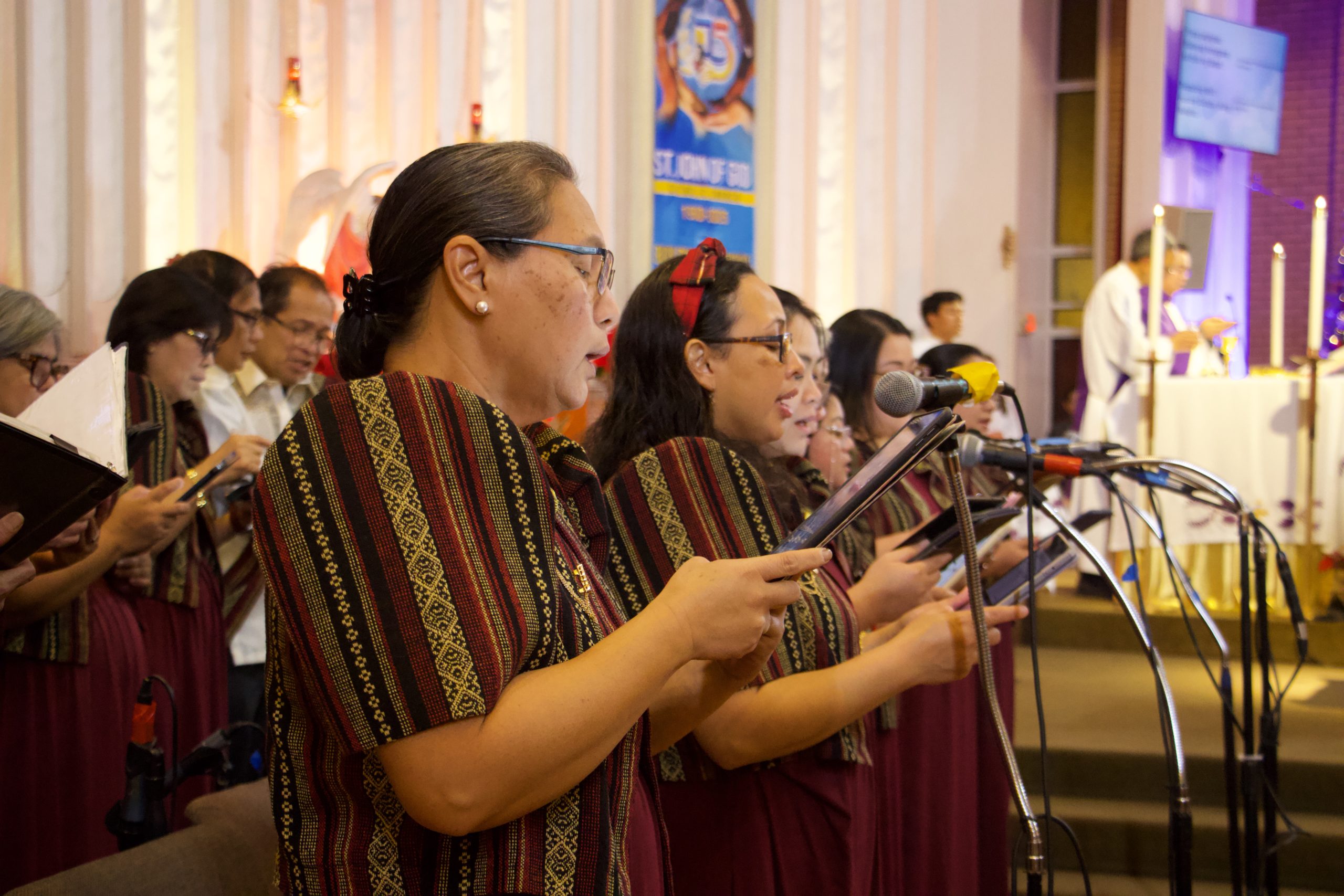 LA parishes answer the early wake-up call for Simbang Gabi Masses