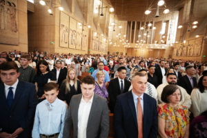 Thousands of family, loved ones and supporters packed the Cathedral of Our Lady of the Angels for the new priests ordination Mass on May 31. (Victor Alemán)