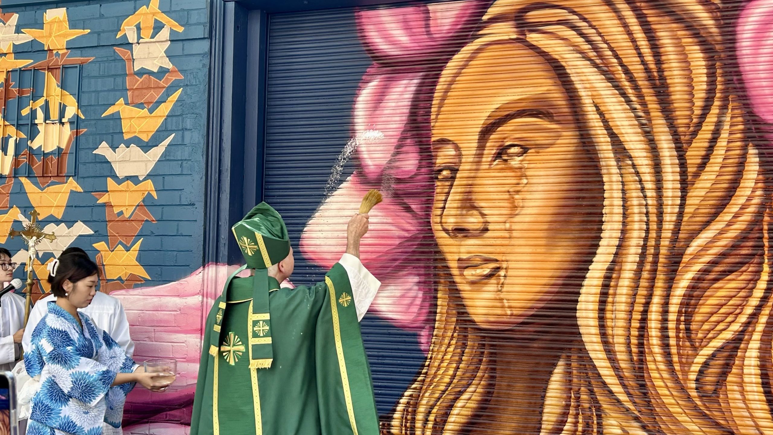 贄の町　キャンバスアート Catholic parish in LA's Little Tokyo dedicates new mural