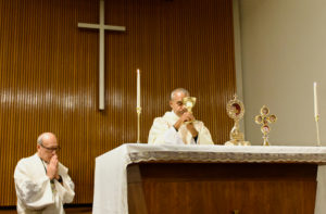 Msgr. Anthony Figueiredo presides over a Mass in honor of St. Carlo Acutis' relic visit to LA Men’s Central Jail on Oct. 20. (Reese Cuevas)